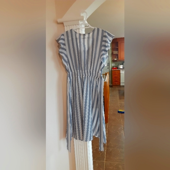 Cute dress - Picture 2 of 2